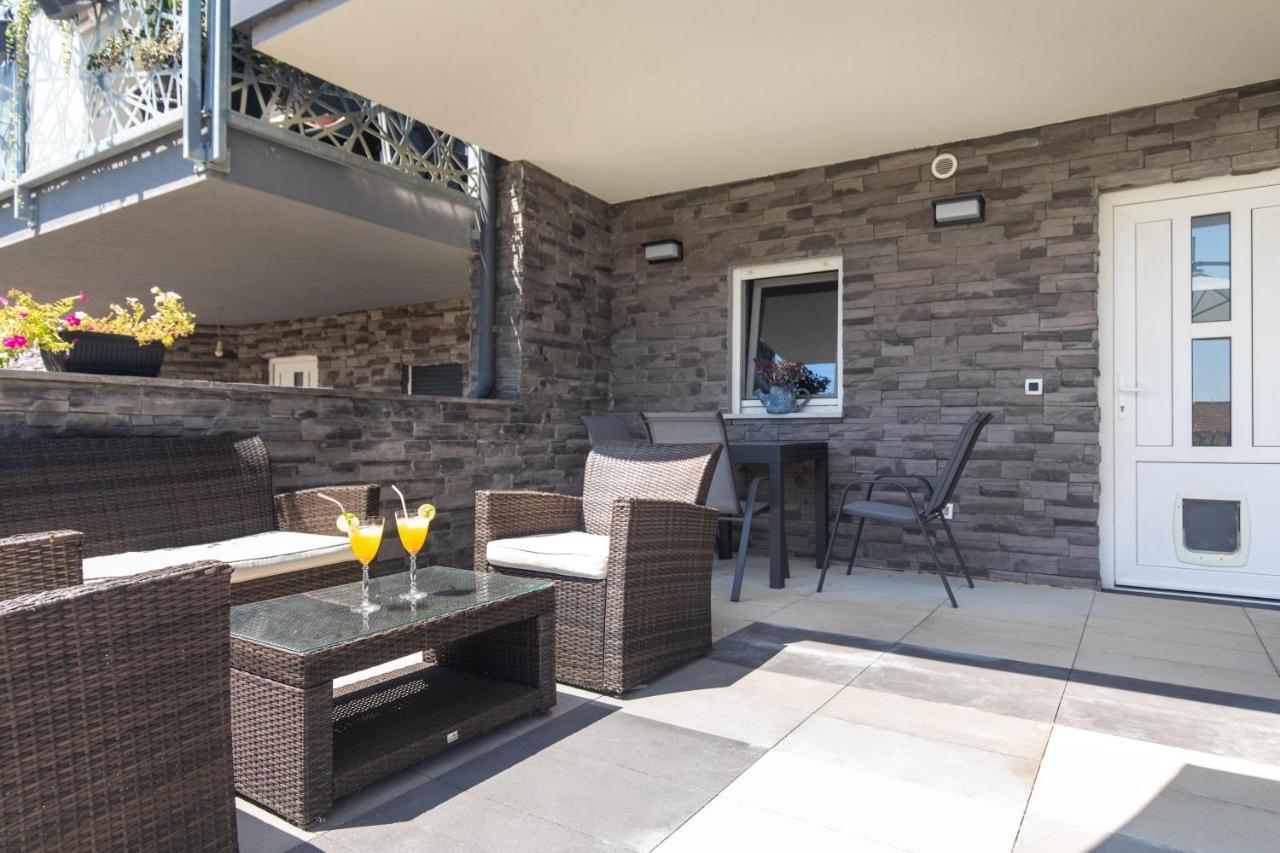 Apartment Odore Di Mare With Beautiful Garden Krk Town Buitenkant foto