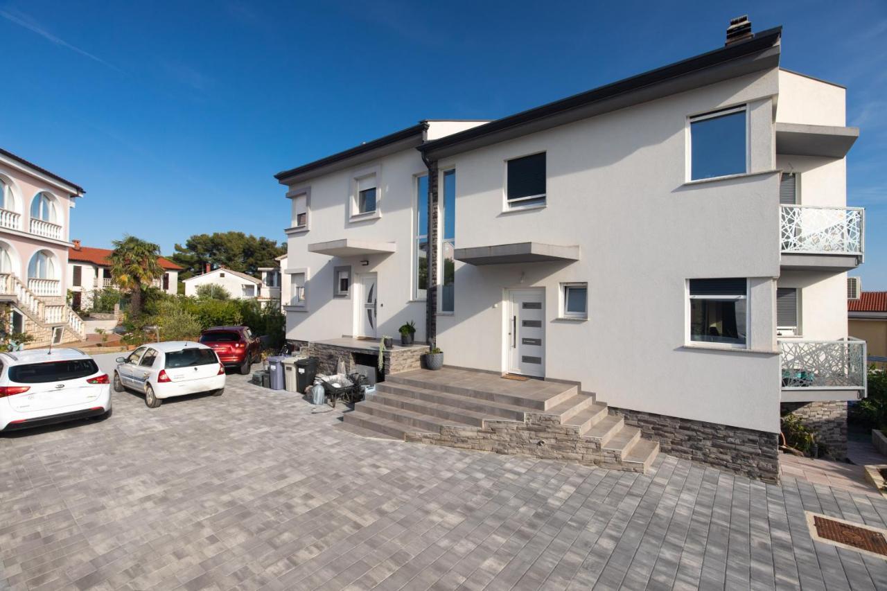 Apartment Odore Di Mare With Beautiful Garden Krk Town Buitenkant foto